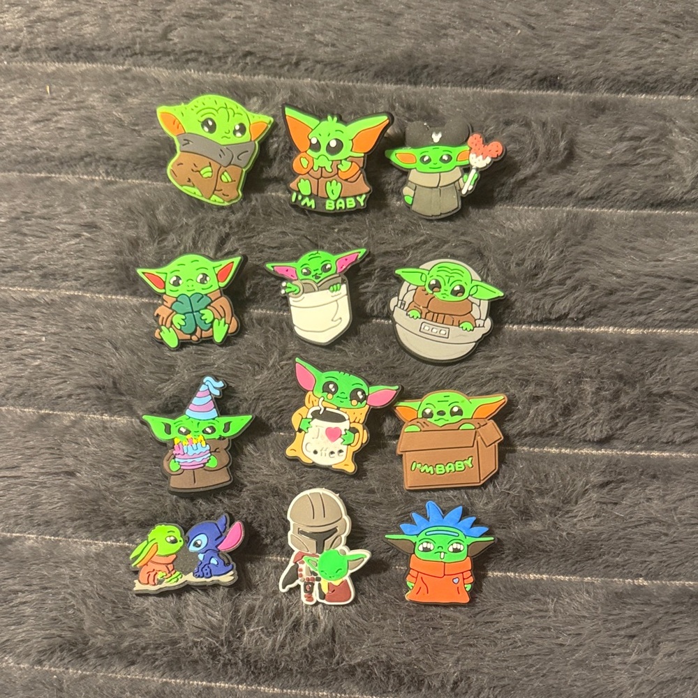 Baby Yoda Character shoe charm set